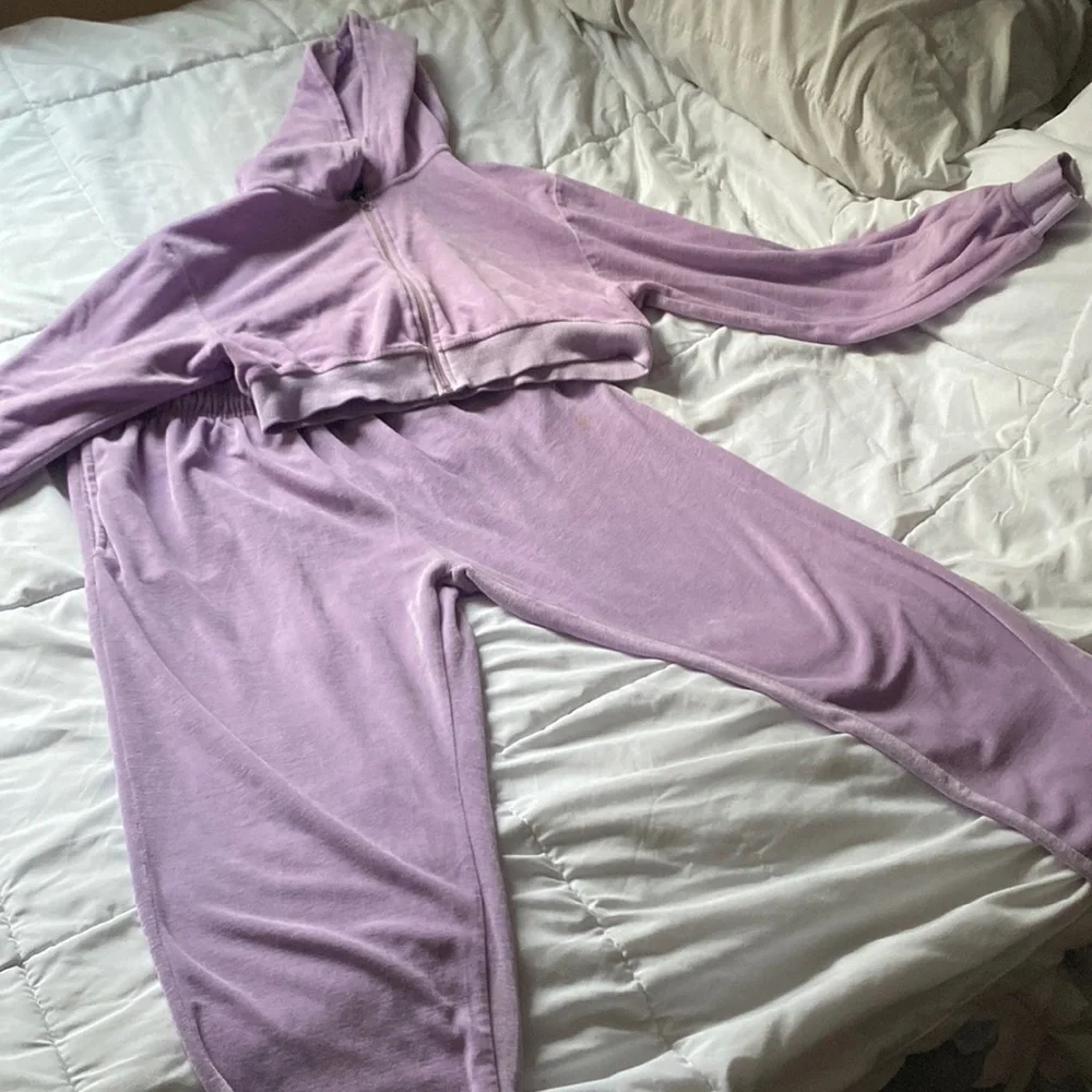 Tracksuit - Picture 1 of 3